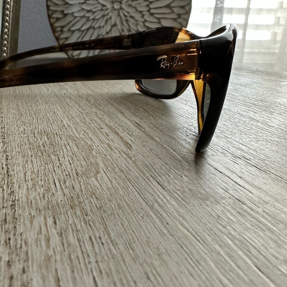 Ray-ban sunglasses - Picture 2 of 6